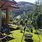 Beskidzka Kepa - Z Balia I Pieknym Widokiem Na Gory Szczyrk