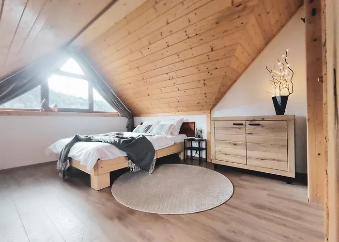 Beskidzka Kepa - Z Balia I Pieknym Widokiem Na Gory Szczyrk